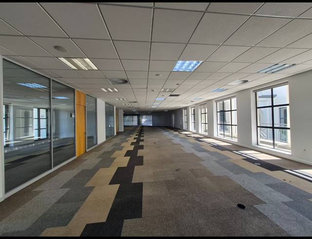 1,723M² OFFICE TO LET IN ILLOVO